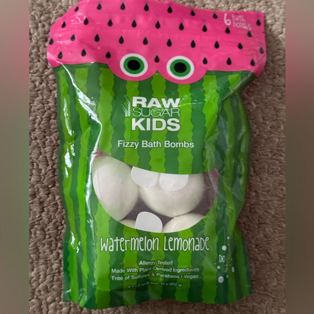 New RAW SEA KIDS Six Watermelon Lemonade Fizzy Bath Bombs